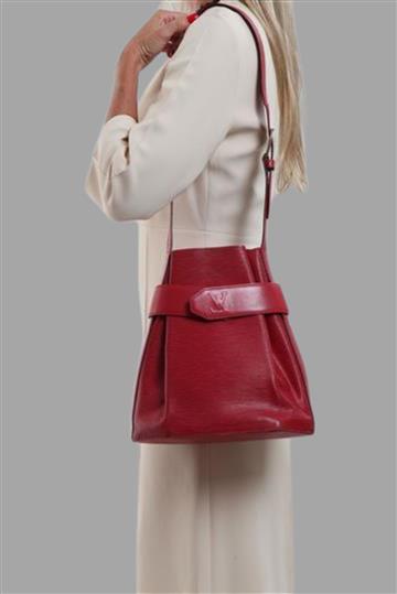 Bolsa Louis Vuitton Bucket Couro Epi Vermelho
