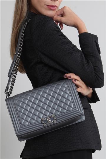 Bolsa Chanel Boy Cinza