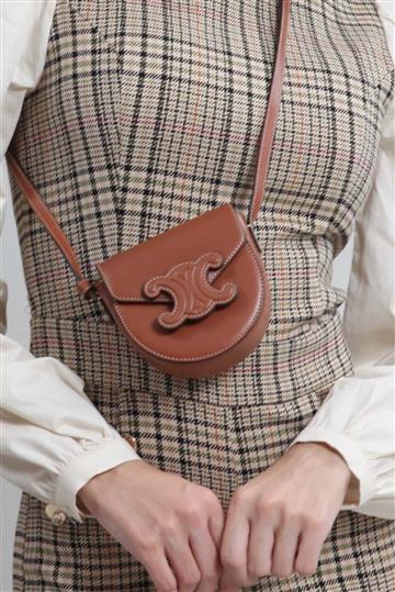 Bolsa Celine Mini Besace Triomphe Marrom