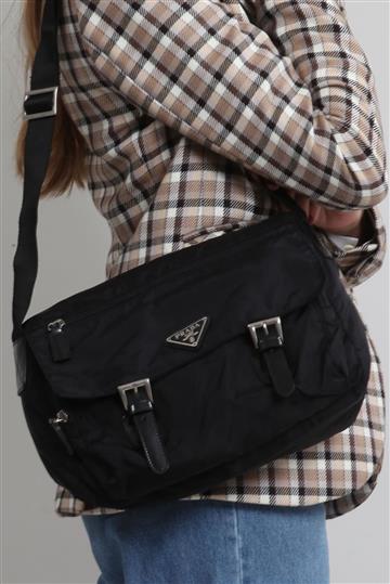 Bolsa Prada Carteiro Nylon Preta